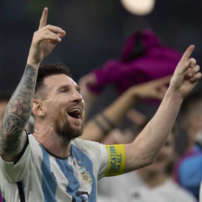 Lionel Messi tuulettaa.