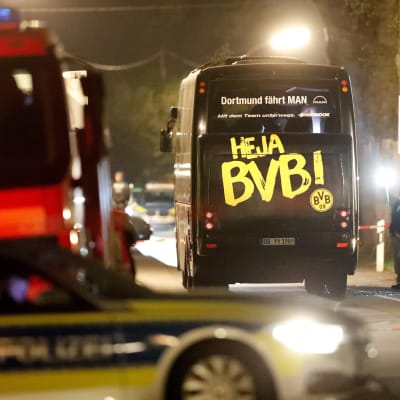 Borussia Dortmunds buss efter attentatet den 11 april 2017.