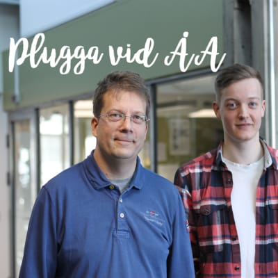 Lektor Johan Lindén och studerande Benjamin Granroth