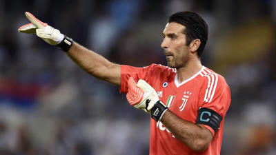 Gianluigi Buffon pekar.