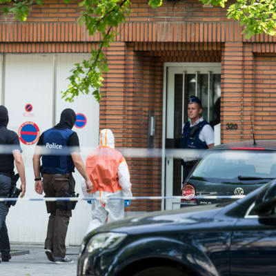 Den terrormisstänkte marockanen bodde i Molenbeek i Bryssel där hans hem genomsöktes i morse 