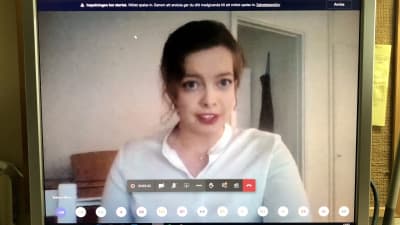 Rebecca Åkers i FSD-möte på datorskärm
