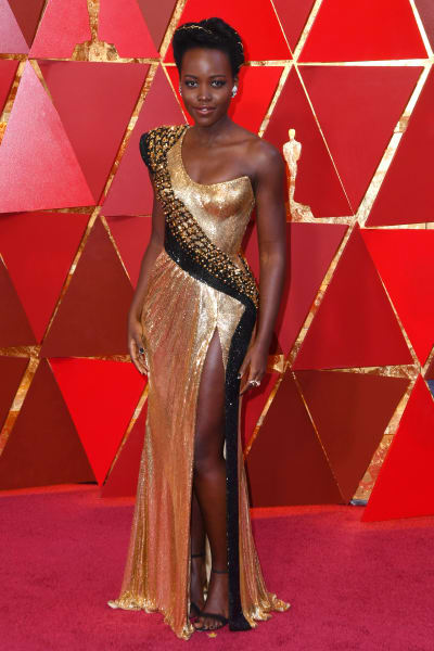 Lupita Nyong'o på röda mattan inför Oscarsgalan 2018.