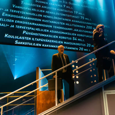 Foto från Yhdestoista hetki på Nationalteatern.