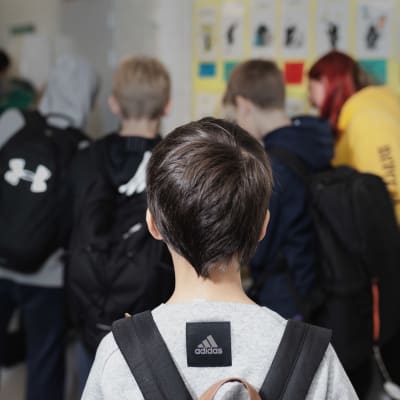 Koulussa voi joskus jäädä porukan ulkopuolelle, anonyymia 16.9.2019.