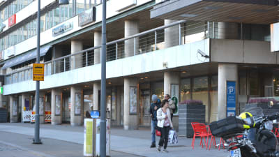 Rewell Centers utsida mot torget