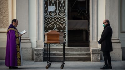 Bergamo är den värsta drabbade staden i Italien som totalt har registrerat över 8 100 dödsoffer.