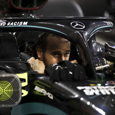 Lewis Hamilton i sin forme 1-bil