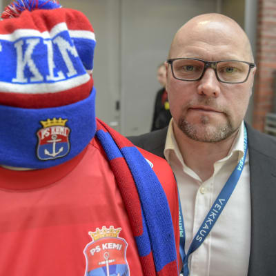 Jari Åhman är tränare för PS Kemi i fotbollsligan.