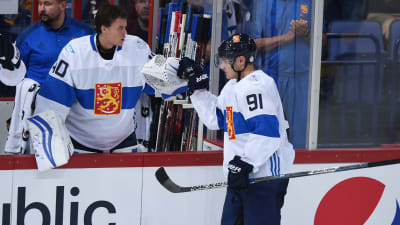 Aleksander Barkov var utmärkt när Finland slog Sverige. Tuukka Rask får på lördag chansen att överglänsa målvaktskollegan Pekka Rinne.