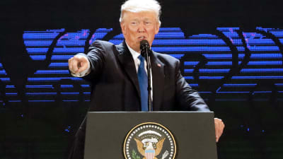 Donald Trump håller tal i samband med Apecs möte