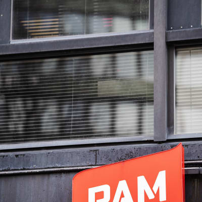 Servicefackets Pams skylt i Hagnäs.