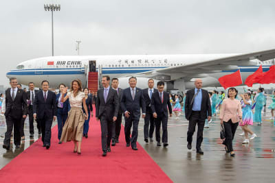 Syriens president Bashar al-Assad anländer till flygplatsen i Peking den 21 september 2023. 