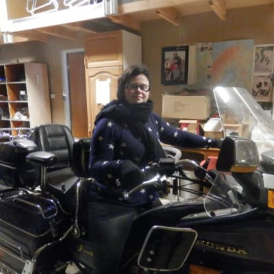 Mari Snårbacka-Gunell gillar motorcyklar