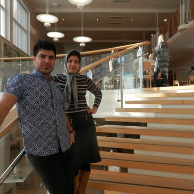 Zabi och Sonila Naziri går på åk 2 i gymnasiet i Jakobstad