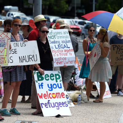 Demonstration som välkomnar flyktingar i Brisbane.