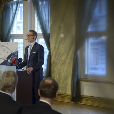 Finansminister Stubb håller tal inför Snellmanstiftelsen