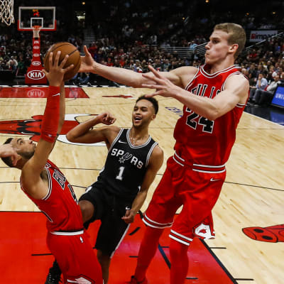 Lauri Markkanen spelar basket för Chicago Bulls.