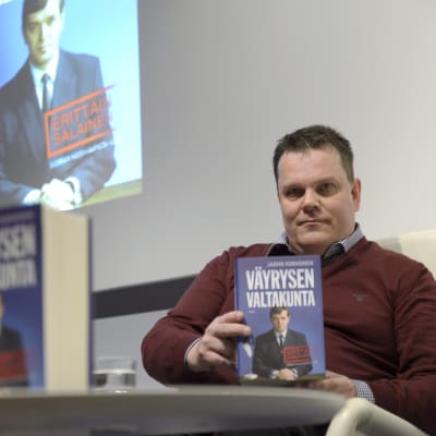 Centerns före detta partisekreterare Jarmo Korhonen publicerade boken Väyrysen Valtakunta den 20 oktober 2014.