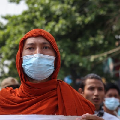Videolla mielenosoituksia eri puolella Myanmaria
