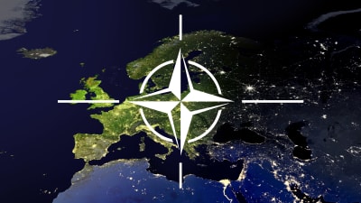 Natos symbol på en satellitkarta över Europa