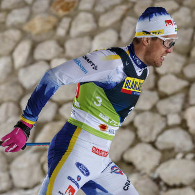 Calle Halfvarsson hiihtää Planican MM-kisoissa.