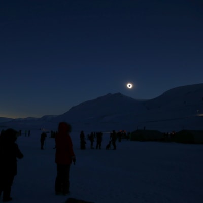 Total solförmörkelse observerad på Svalbard.