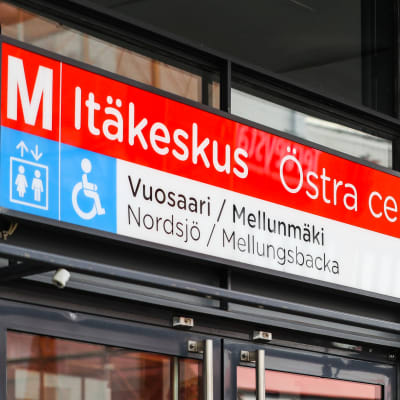 Skylten ovanför Östra Centrums metrostation