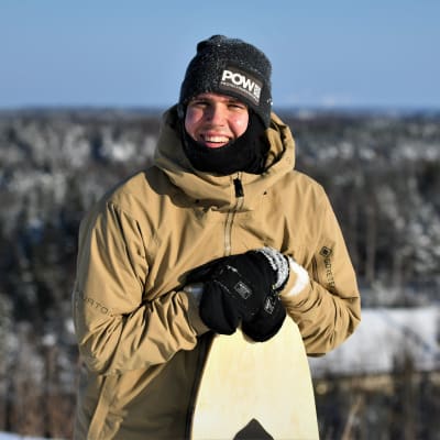 Anton Lindfors uppe på Nordsjötoppen.