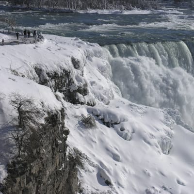 Isbildning i Niagara Falls i USA den 2 januari 2018.