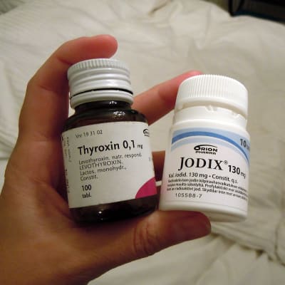 Thyroxin- och Jodix-burkar.