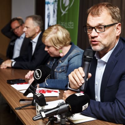 Juha Sipilä och Annika Saarikko på centerns sommarmöte