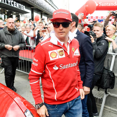 Kimi Räikkönen under ett besök i Helsingfors i augusti.