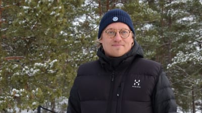 Jussi Paavoseppä bland tallarna på Bergvalla.