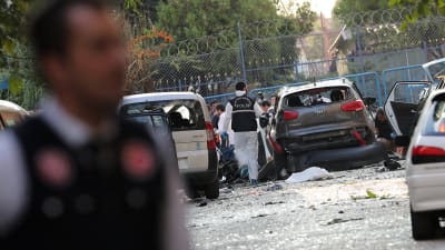 En utbrytargrupp från PKK tog på sig skulden för torsdagens bombattack mot en polisstation nära Istanbul. 10 människor skadades i attacken