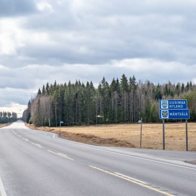 Seututie 140 Uudenmaan rajalla Mäntsälässä 23.3.2020.