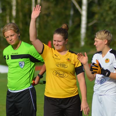 Annika Grundvall är kapten för IK Myran.
