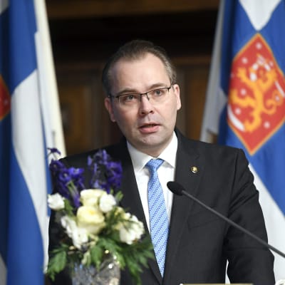 Jussi Niinistö öppnade den 223:e försvarskursen i Helsingfors.