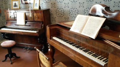 Två pianon i Sibelius födelsehem i Tavastehus