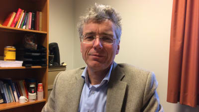 Docent Adriaan Schout vid det Nederländska institutet för internationella relationer i Haag