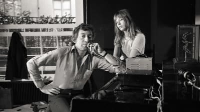 Serge Gainsbourg och Jane Birkin vid pianot