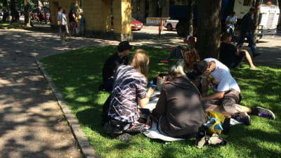Pokémon Go-spelare i Gamla kyrkoparken