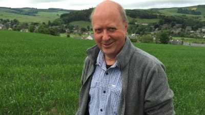 Bonden Nigel Miller.
