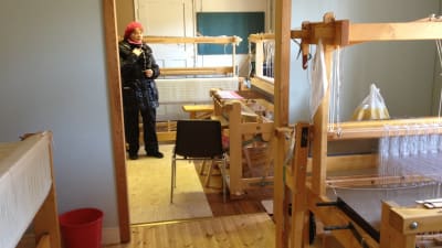 Vävstolar i Lilla Villan vid Söderkulla gård i Sibbo.
