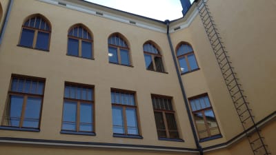 Fasaden på Svenska samskolan i Tammerfors