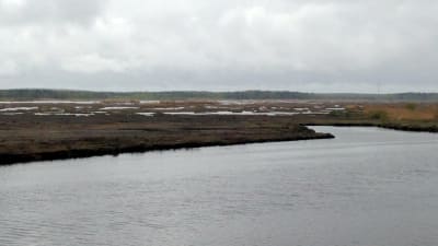 Deltat och den nymuddrade kanalen i Södra stadsfjärden i Vasa.