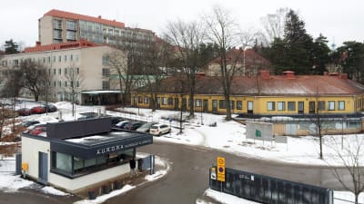Aurora sjukhus i Helsingfors. Den psykiatriska jouren vid Aurora sjukhus stängs.