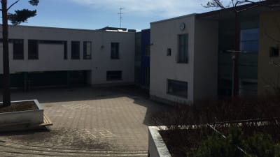Finno skola i april 2017.
