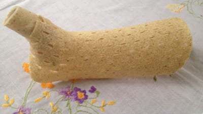 Medicinsk gips tillverkad av trä.