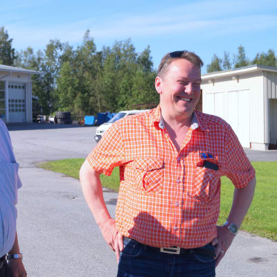 De glada minerna till trots är Stefan Thölix och Mats Nylund djupt oroad för det finska jordbruket.